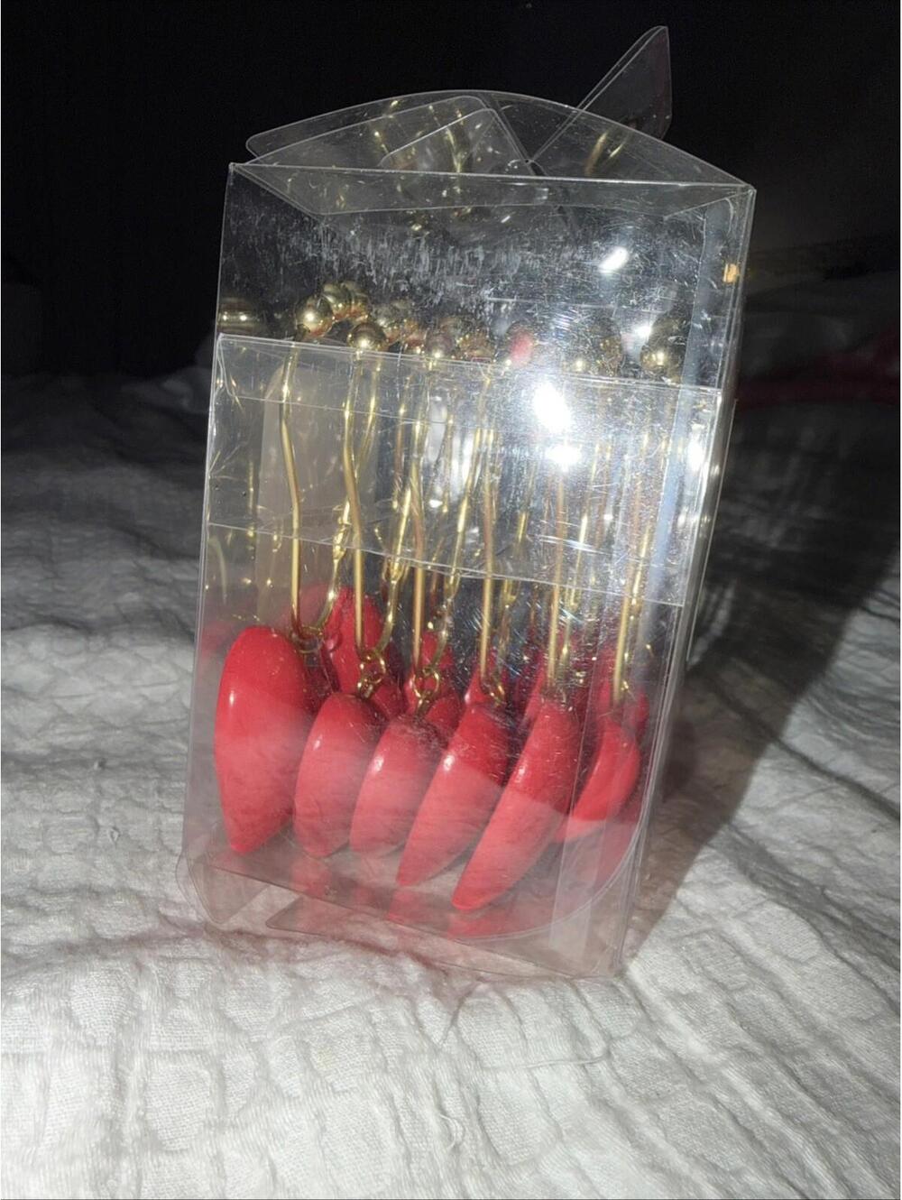 Heart Charm 12 Piece Decorative Shower Curtain Hooks Stylish Gold and red